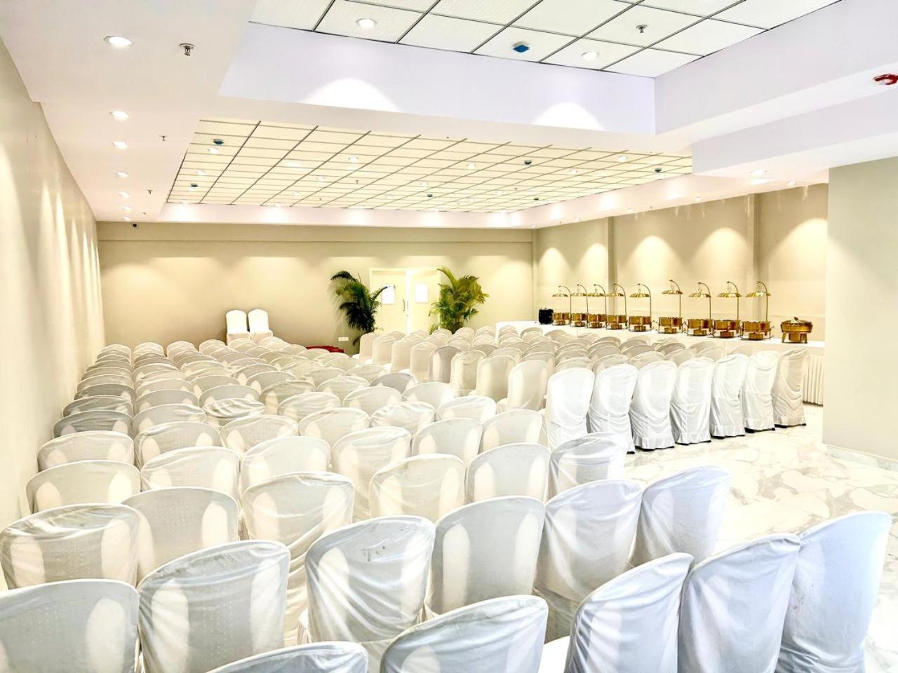 The Beacon Hotel Visakhapatnam Exterior photo